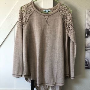 She & Sky Medium Top